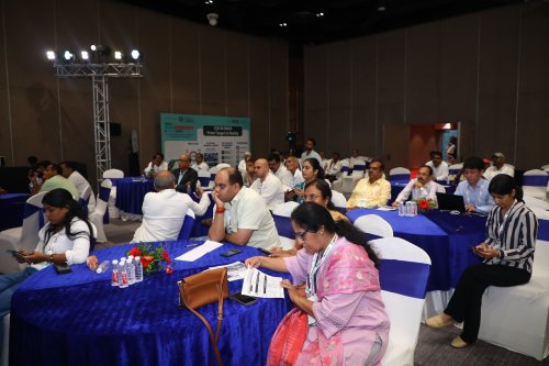 कार्यक्रम में उद्योग जगत और किसान समुदाय के प्रमुख प्रतिनिधियों के साथ-साथ नीति-निर्माताओं ने भी भाग लिया।