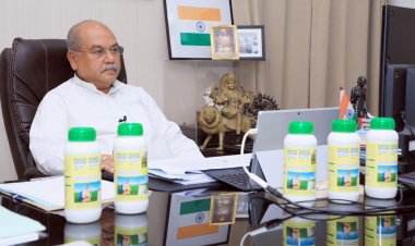 कृषि मंत्री  मंत्री नरेंद्र सिंह तोमर ने मध्य प्रदेश  के किसानों के लिए नैनो यूरिया की खेप को हरी झंडी दिखाई