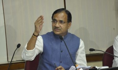 उर्वरक राज्य मंत्री ने कहा देश में  खाद की पर्याप्त मात्रा उपलब्ध