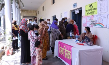 शाम पांच बजे तक उत्तर प्रदेश में 57 फीसदी, पंजाब में 63 फीसदी मतदान