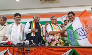 कर्नाटक चुनावः भाजपा के बागी पूर्व मुख्यमंत्री जगदीश शेट्टार कांग्रेस में हुए शामिल, लिंगायत वोटों पर असर पड़ने की संभावना