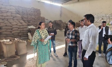 तराई में राइस मिलों पर खाद्य मंत्री की छापेमारी, मिली कई गड़बड़ियां