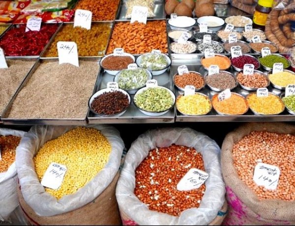 खाने-पीने की चीजों के दाम बढ़ने से अप्रैल में खुदरा महंगाई 13 माह के उच्च स्तर पर