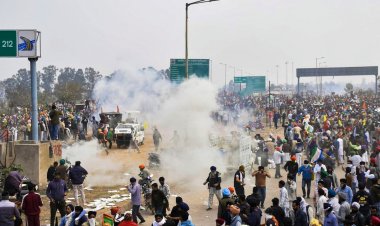 दिल्ली कूच कर रहे किसानों पर ड्रोन से बरसाए आंसू गैस के गोले, शंभू और जींद बॉर्डर पर टकराव