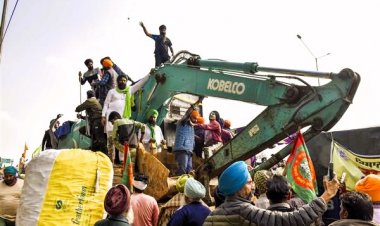 कृषि मंत्री ने किसानों को फिर वार्ता के लिए बुलाया, शंभू बॉर्डर पर दागे आंसू गैस गोले