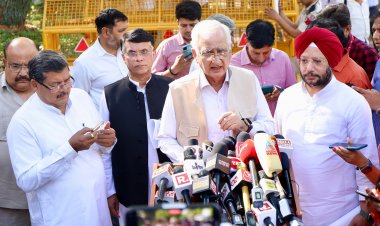 आज की चुनावी खबरेंः मोदी के खिलाफ चुनाव आयोग पहुंची कांग्रेस, राहुल-अखिलेश की साझा रैली संभव