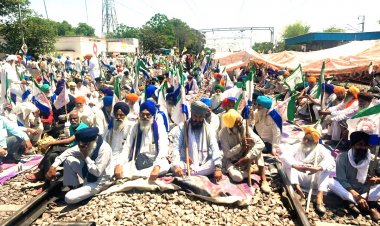 किसानों की रिहाई के लिए शंभू स्टेशन पर रेलवे ट्रैक जाम, दर्जनों ट्रेन प्रभावित