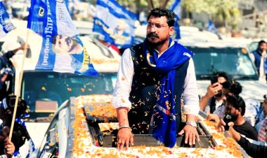 यूपी में कैसे उभरा नया नायक, नए सियासी समीकरण का संकेत