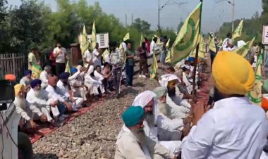 लखीमपुर खीरी कांड की बरसी पर कई जगह किसानों का रेल रोको प्रदर्शन