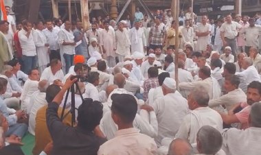 बकाया गन्ना भुगतान की मांग को लेकर शामली में किसानों का प्रदर्शन, रालोद पर भी साधा निशाना