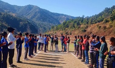 उत्तराखंड के गांवों में बेटियों ने उठाया बल्ला, लोकप्रिय हो रहा महिला क्रिकेट