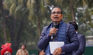 दिल्ली के किसानों से मिले शिवराज, आप सरकार पर फिर निशाना साधा