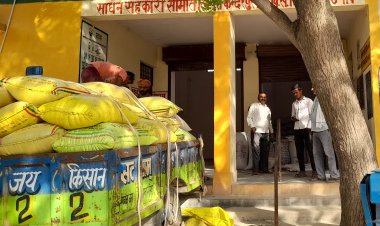 यूपी में 60 लाख टन के लक्ष्य के मुकाबले 7 लाख टन गेहूं खरीद, क्रय केंद्रों तक किसानों को लाने की कोशिश