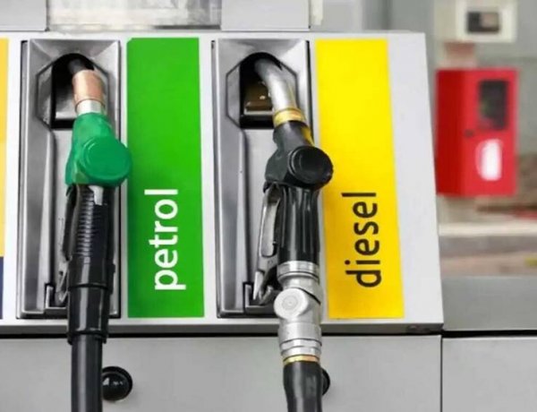 पेट्रोल-डीजल पर विशेष उत्पाद शुल्क में 10-10 रुपये की कटौती
