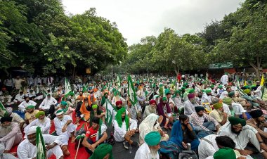 जंतर-मंतर पर किसान महापंचायत, MSP की कानूनी गारंटी और व्यापार समझौते से कृषि क्षेत्र को बाहर रखने की मांग