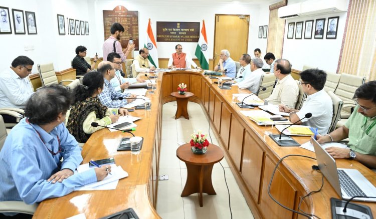 उर्वरक और पेस्टीसाइड के नकली या घटिया मिलने पर सील करें फैक्ट्रियां व दुकानेंः शिवराज सिंह