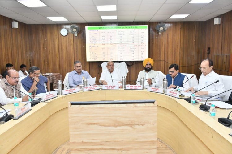 यूपी में 50 फीसदी अनुदान पर रबी फसलों के बीज, 10 लाख किसानों को नि:शुल्क बीज मिनीकिट