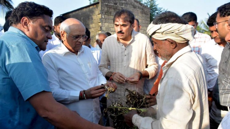 गुजरात सरकार ने बारिश से प्रभावित किसानों के लिए 10,000 करोड़ के राहत पैकेज का ऐलान किया