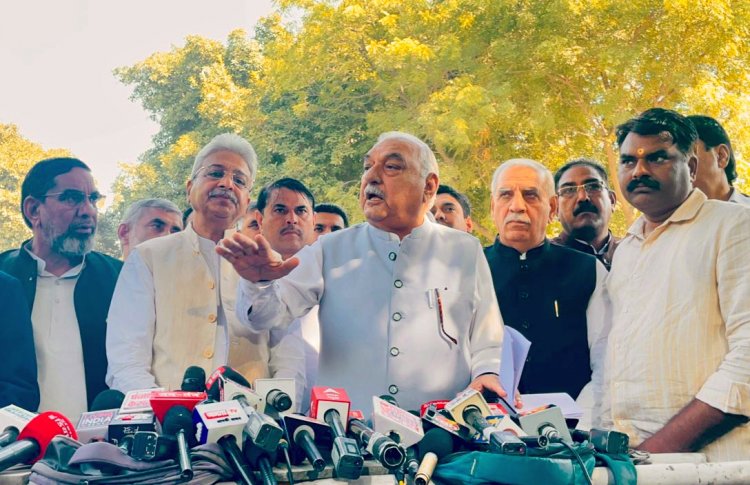 हुड्डा के नेतृत्व में राज्यपाल को सौंपा ज्ञापन, किसानों को प्रति एकड़ 60 हजार रुपये मुआवजे और धान खरीद घोटाले की जांच की मांग