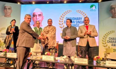 किसान ट्रस्ट ने वितरित किए चौधरी चरण सिंह अवार्ड, रूरल वॉयस के एडिटर-इन-चीफ हरवीर सिंह को ‘कलम रत्न’ पुरस्कार