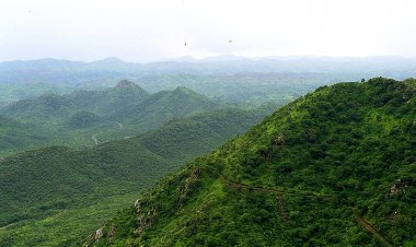 अरावली की 100 मीटर की परिभाषा पर सुप्रीम कोर्ट की रोक, नई विशेषज्ञ समिति बनाने का प्रस्ताव