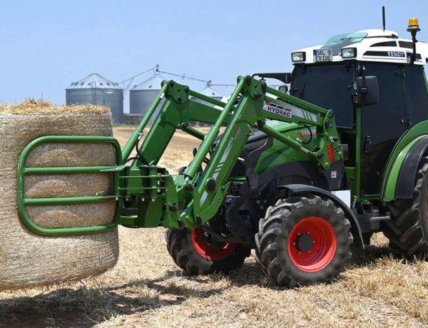 केंद्रीय मंत्री प्रल्हाद जोशी ने इलेक्ट्रिक कृषि ट्रैक्टर के लिए पहला भारतीय मानक जारी किया