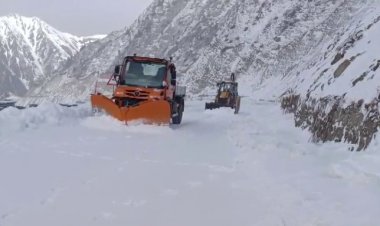 उत्तर भारत में अगले दो–तीन दिन शीतलहर का असर, पहाड़ों में कई जगह बर्फबारी