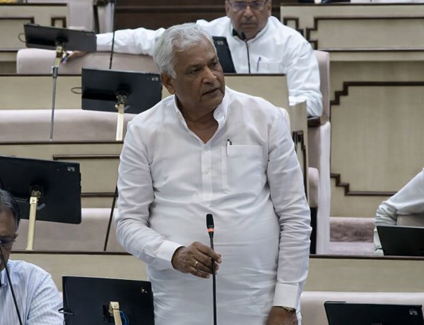 फसल 70 प्रतिशत खराब, रिकॉर्ड में शून्य: राजस्थान में फसल बीमा पर बड़ा सवाल