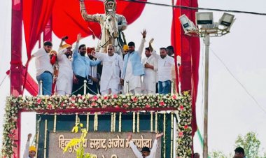 मेरठ: महाराजा सूरजमल की प्रतिमा का अनावरण, ‘जाट’ शब्द हटाने पर मचा विवाद