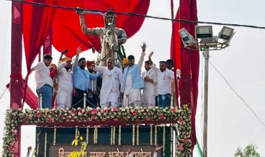 मेरठ: महाराजा सूरजमल की प्रतिमा का अनावरण, ‘जाट’ शब्द हटाने पर मचा विवाद