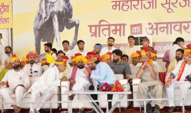 मेरठ: महाराजा सूरजमल की प्रतिमा का अनावरण, ‘जाट’ शब्द हटाने पर मचा विवाद