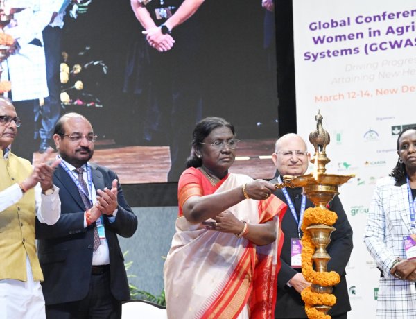 कृषि क्षेत्र में महिलाओं को नीति निर्माण, निर्णय प्रकिया और नेतृत्व के पदों में अधिक भूमिका मिलनी चाहिए: राष्ट्रपति द्रौपदी मुर्मु