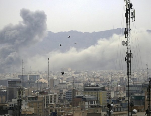 साउथ पार्स पर इजराइली हमले के बाद ईरान का पलटवार, खाड़ी के ऊर्जा ठिकानों पर मिसाइल हमले; ट्रंप की ‘भीषण’ जवाब की चेतावनी