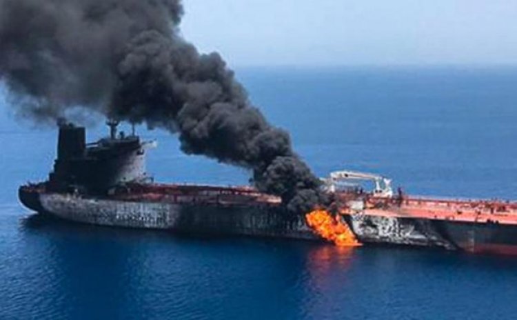 भारत से  खाड़ी और पश्चिमी देशों को निर्यात रुका, शिपिंग कंपनियों ने लगाया 4000 डॉलर तक इमर्जेंसी चार्ज