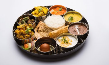 मार्च में शाकाहारी थाली की लागत स्थिर, मांसाहारी सस्ती; टमाटर, तेल और ईंधन महंगे: क्रिसिल रिपोर्ट