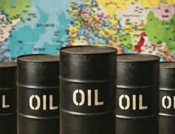 होर्मुज पर अमेरिकी नाकेबंदी के फैसले से कच्चा तेल फिर 100 डॉलर के पार, वैश्विक ऊर्जा बाजार में उथल-पुथल