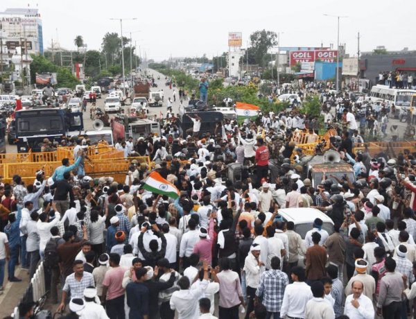 मध्यप्रदेश में क्यों भड़का किसान आंदोलन? बैरिकेड तोड़कर सीएम आवास कूच, मंत्री समूह से वार्ता शुरू