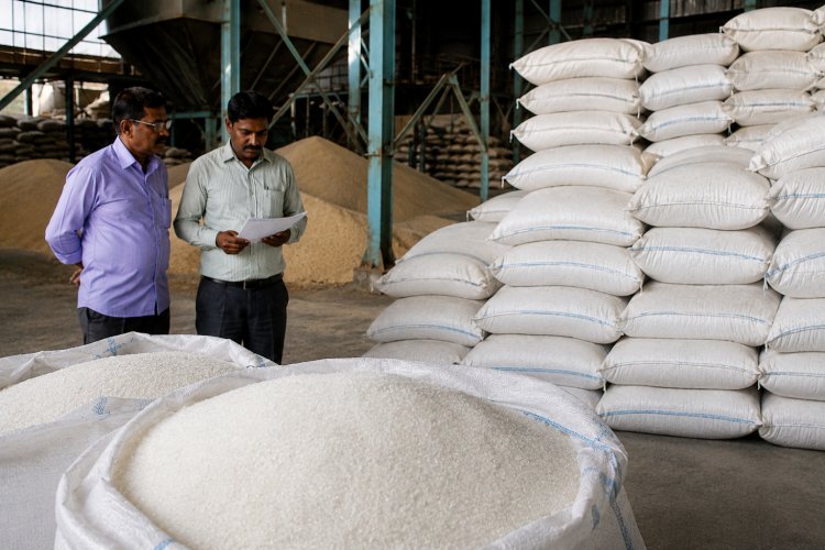 चीनी मिलों के स्टॉक का होगा भौतिक सत्यापन, लग सकती है स्टॉक लिमिट, बढ़ती कीमतों को लेकर सरकार सतर्क  
