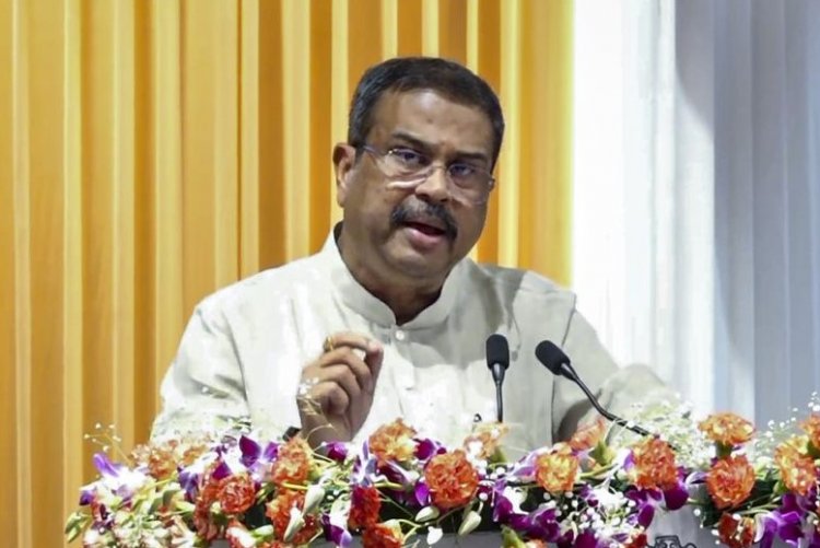शिक्षा मंत्री धर्मेंद्र प्रधान ने दिया इस्तीफा, कॉकरोच जनता पार्टी बाकी दो मांगों पर अड़ी