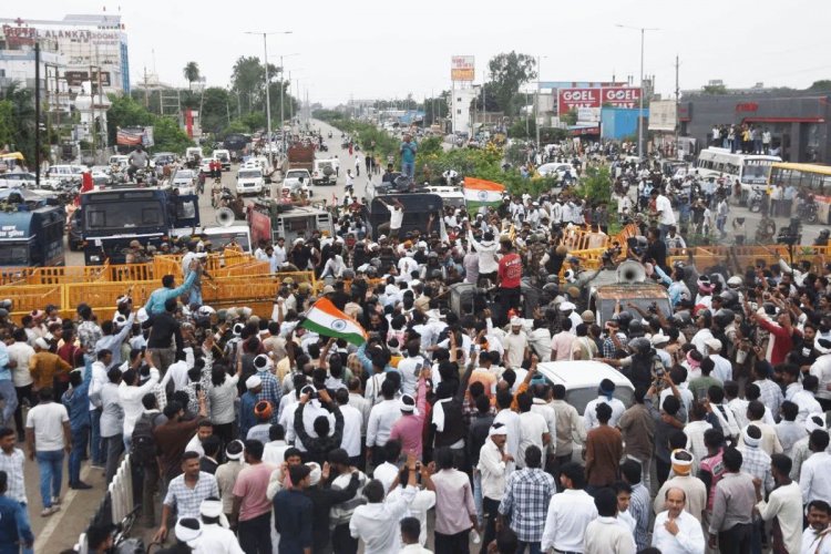मध्यप्रदेश में क्यों भड़का किसान आंदोलन? बैरिकेड तोड़कर सीएम आवास कूच, मंत्री समूह से वार्ता शुरू
