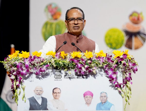 रबी 2026 फसलों की योजना पानी की उपलब्धता और जलवायु जोखिमों के आधार पर बनाने की जरूरत: शिवराज चौहान